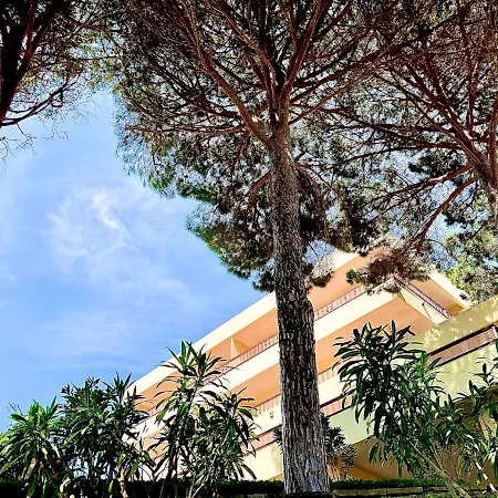 Almadraba Park