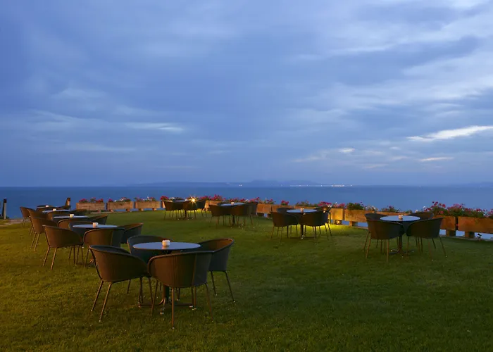 Almadraba Park Hotell 4*